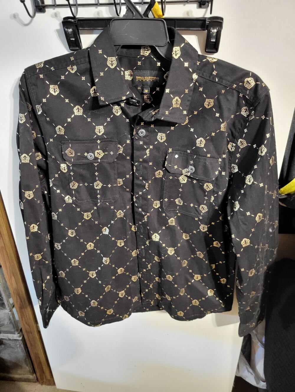 NWOT DRILL CLOTHING BLACK & GOLD BUTTON DOWN SZ M